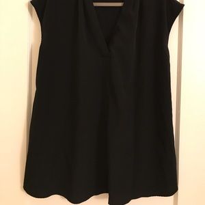 Black Liz Lange maternity top